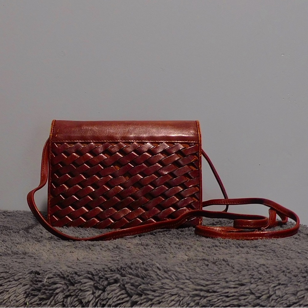 VINTAGE Etienne Aigner maroon crossbody